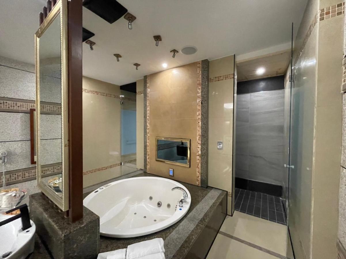 Minimalist Fashion Motel เถาหยวน ภายนอก รูปภาพ