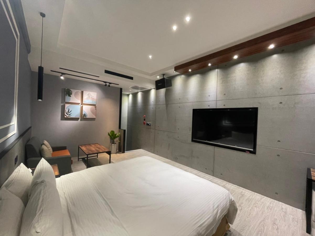 Minimalist Fashion Motel เถาหยวน ภายนอก รูปภาพ