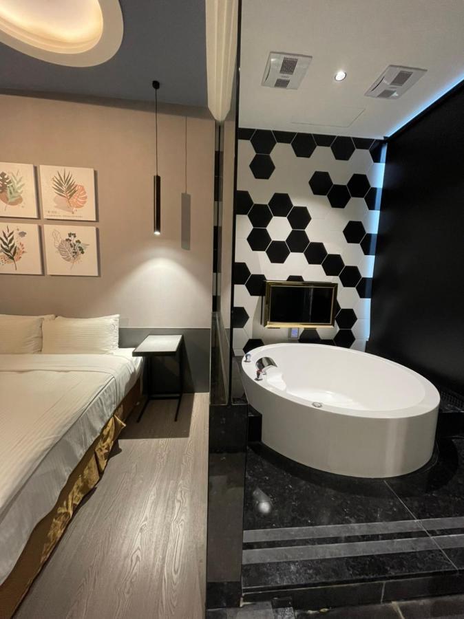 Minimalist Fashion Motel เถาหยวน ภายนอก รูปภาพ
