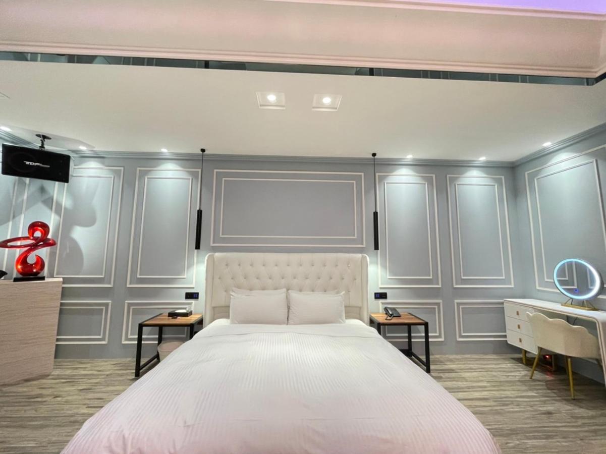 Minimalist Fashion Motel เถาหยวน ภายนอก รูปภาพ